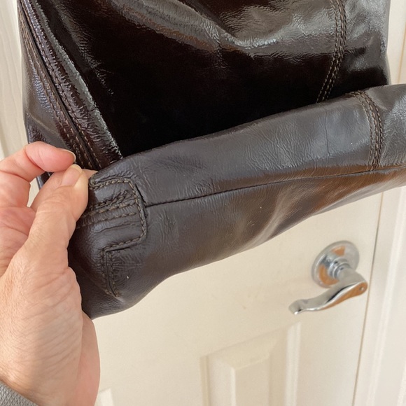Large coach utility bag brown. Patent leather . - Picture 5 of 12